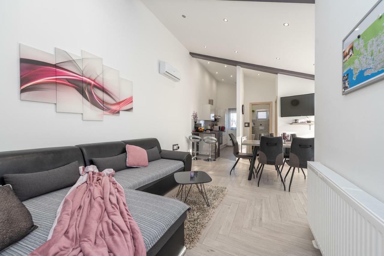 Apartments Luky Zadar Eksteriør bilde
