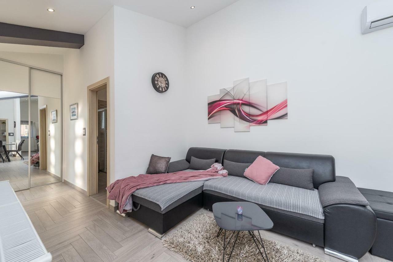 Apartments Luky Zadar Eksteriør bilde
